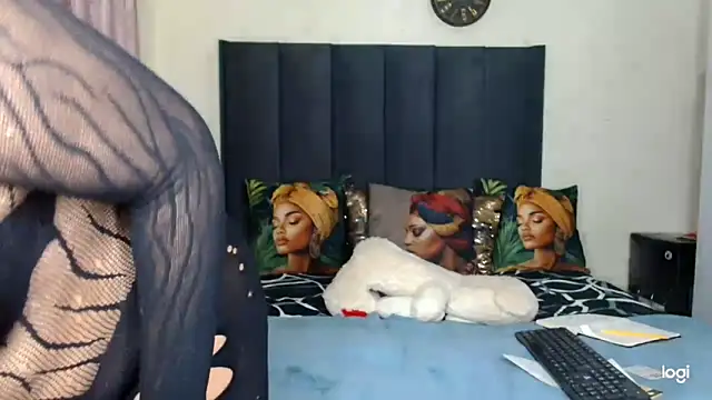 Snapshot of quenliyasa chatting on January 15, 8:23 pm quenliyasa online show from January 15, 8:23 pm