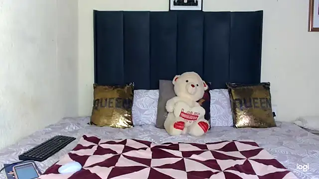 Snapshot of quenliyasa chatting on October 1, 7:13 am quenliyasa online show from October 1, 7:13 am