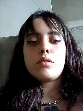 Snapshot of lucylovles chatting on February 23, 1:32 pm lucylovles online show from February 23, 1:32 pm