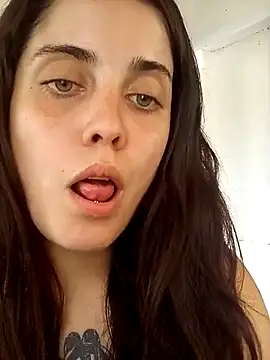 Snapshot of lucylovles chatting on January 28, 2:10 pm lucylovles online show from January 28, 2:10 pm