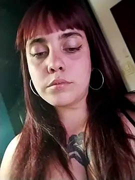 Snapshot of lucylovles chatting on November 17, 1:20 am lucylovles online show from November 17, 1:20 am