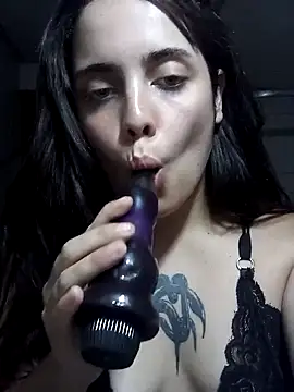 Snapshot of lucylovles chatting on February 1, 8:39 am lucylovles online show from February 1, 8:39 am