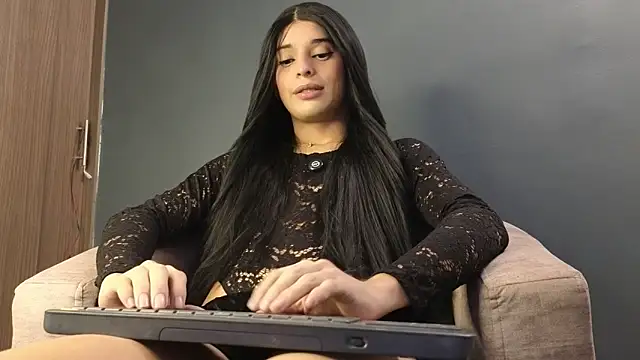 Scarlett is here online show from February 13, 2:00 am