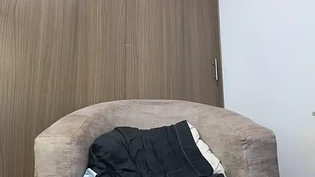 Scarlett is here online show from November 9, 1:53 am