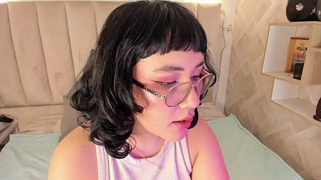 Haru Bonny online show from January 10, 8:15 pm