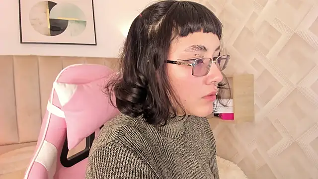 Haru Bonny online show from April 8, 8:21 pm