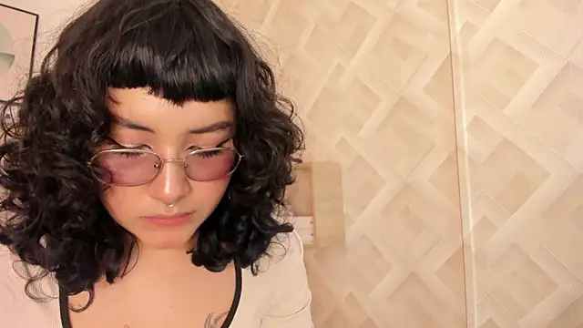 Haru Bonny online show from February 7, 8:06 pm