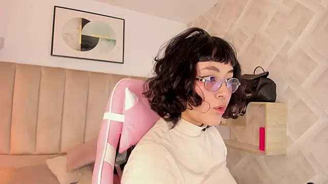 Haru Bonny online show from March 18, 7:37 pm