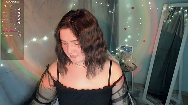 Lei White online show from February 7, 9:15 pm