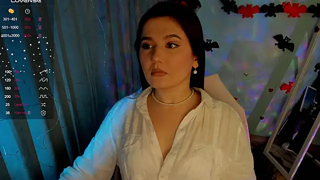 Lei White online show from October 19, 9:28 pm