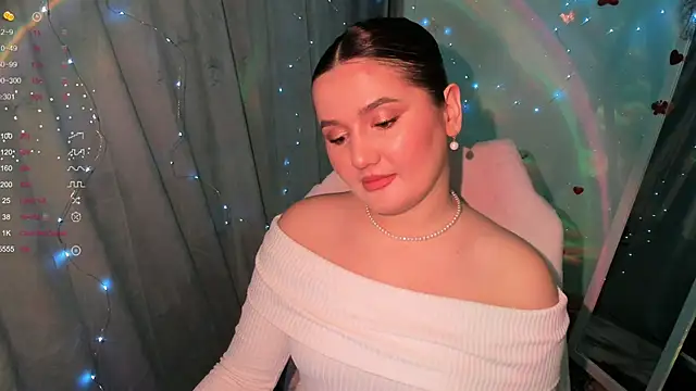 Lei White online show from November 24, 7:36 pm