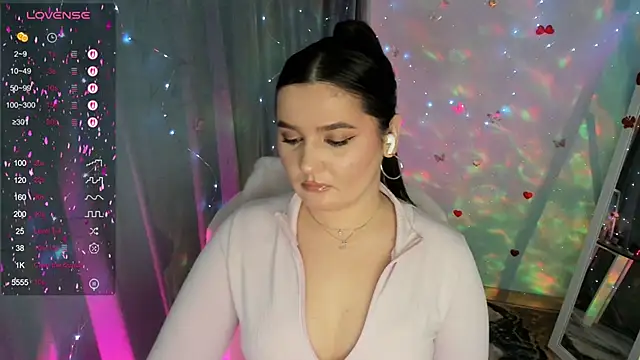 Lei White online show from November 18, 7:50 pm