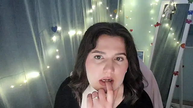 Lei White online show from March 22, 1:11 am