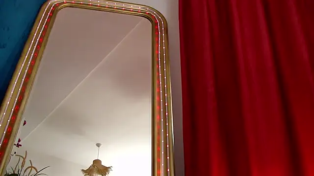 Foxxxy MILF online show from March 13, 5:01 am