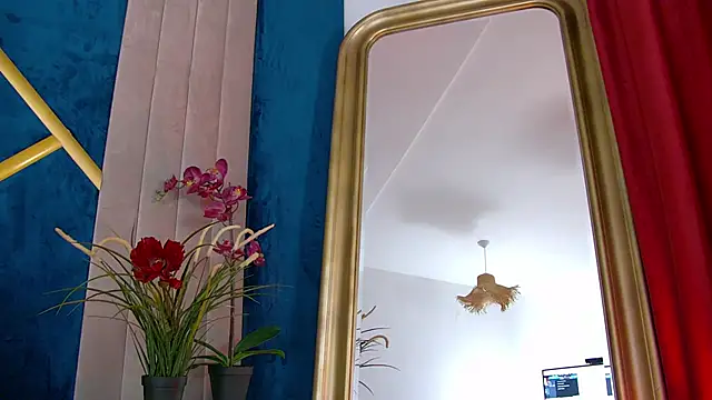 Foxxxy MILF online show from December 3, 4:57 am