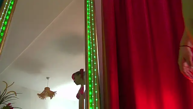 Foxxxy MILF online show from May 15, 3:59 am