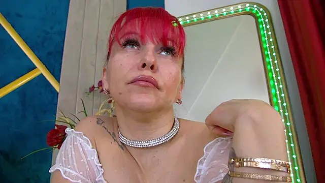 Foxxxy MILF online show from February 24, 5:30 am