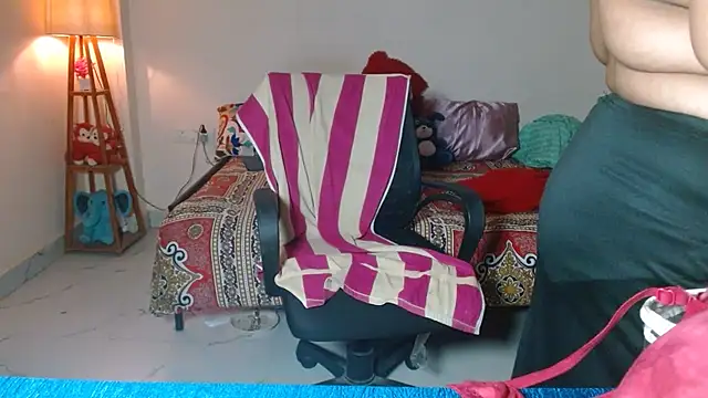 Naughty Ayesha1 online show from July 17, 6:43 am