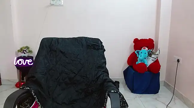 Naughty Ayesha1 online show from February 12, 7:02 am