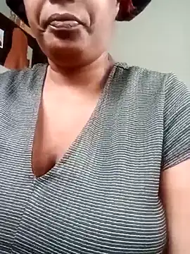 2Sweetysmile online show from April 7, 10:17 am