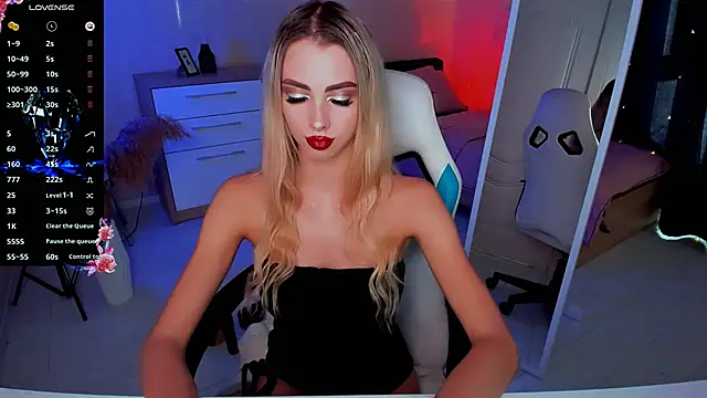 Snapshot of Emilia_Klar chatting on September 12, 3:12 pm Emilia Klar online show from September 12, 3:12 pm