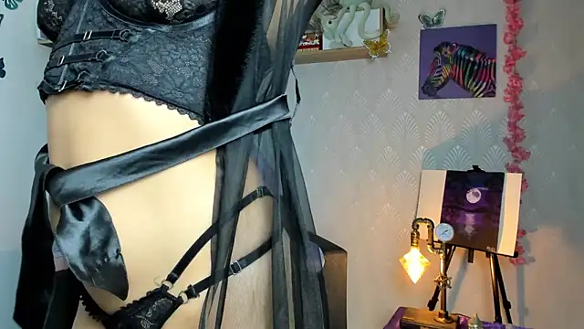 Snapshot of Alaia_Love77 chatting on October 7, 9:27 pm Alaia Love77 online show from October 7, 9:27 pm