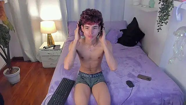 santy-kitty online show from March 26, 1:37 am