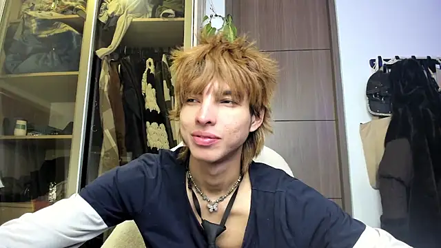 Snapshot of santy-kitty chatting on February 27, 3:51 am santy-kitty online show from February 27, 3:51 am