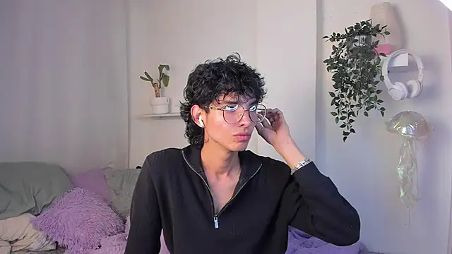 santy-kitty online show from February 15, 11:58 pm