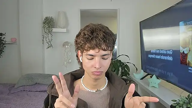 Snapshot of santy-kitty chatting on November 27, 12:55 am santy-kitty online show from November 27, 12:55 am