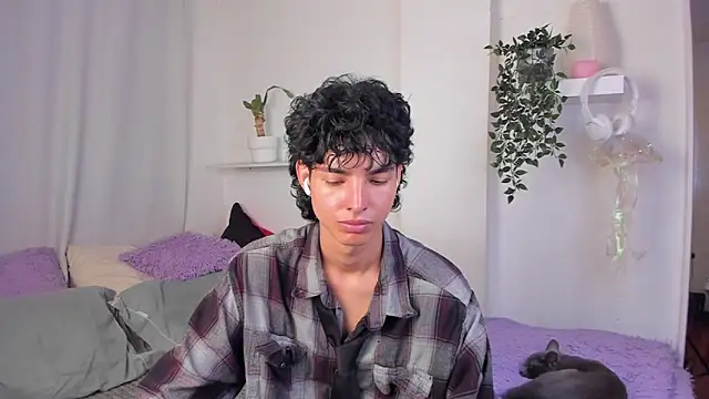 santy-kitty online show from February 3, 11:43 pm