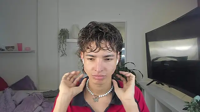 Snapshot of santy-kitty chatting on November 22, 10:30 pm santy-kitty online show from November 22, 10:30 pm