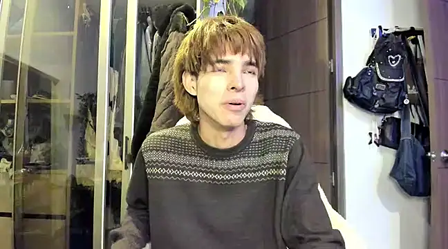 Snapshot of santy-kitty chatting on January 29, 1:27 am santy-kitty online show from January 29, 1:27 am