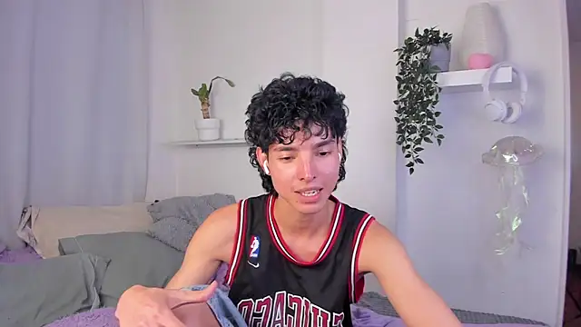 santy-kitty online show from February 3, 2:53 am