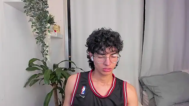 santy-kitty online show from February 19, 3:25 am