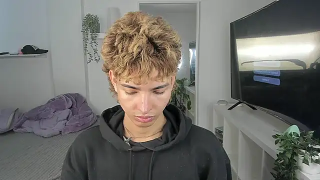 Snapshot of santy-kitty chatting on November 6, 7:51 pm santy-kitty online show from November 6, 7:51 pm