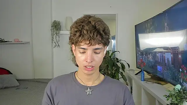 Snapshot of santy-kitty chatting on November 12, 2:15 am santy-kitty online show from November 12, 2:15 am