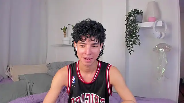 santy-kitty online show from February 3, 12:43 am