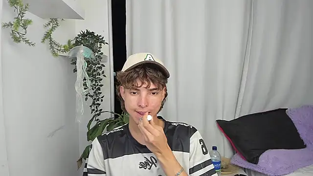 santy-kitty online show from January 11, 1:12 am