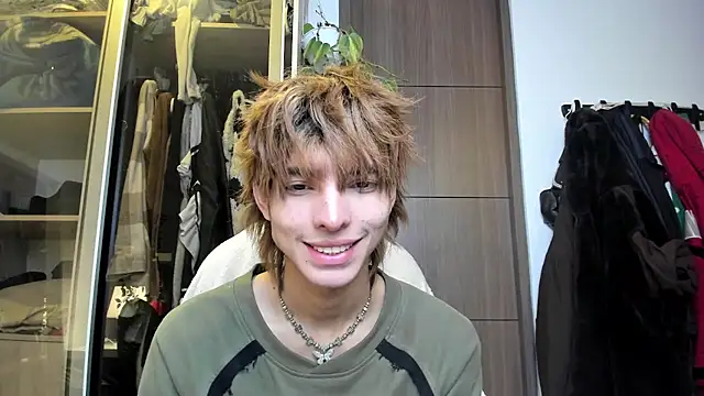 Snapshot of santy-kitty chatting on February 19, 12:14 am santy-kitty online show from February 19, 12:14 am