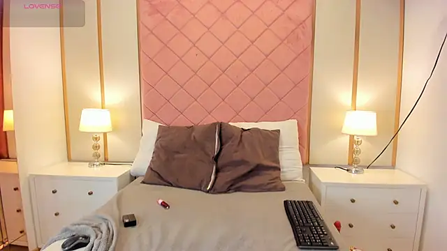 Issabella Roa online show from March 20, 3:07 am