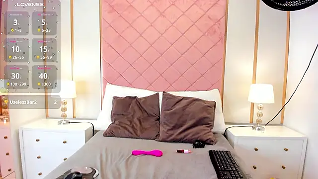 Issabella Roa online show from March 13, 3:44 am