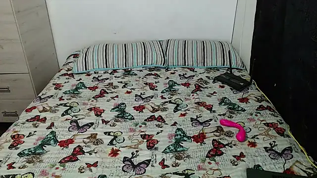 Snapshot of gissel13 chatting on March 14, 1:59 am gissel13 online show from March 14, 1:59 am