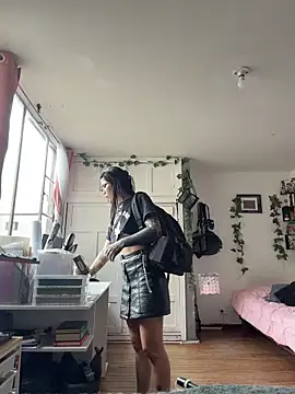 EemaHaruki online show from April 10, 6:15 pm