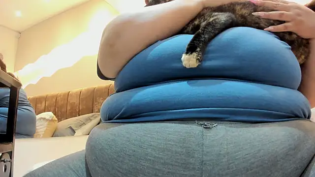 Snapshot of Alisson_am chatting on November 21, 11:20 am Alisson am online show from November 21, 11:20 am