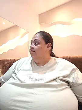 Alisson am online show from April 8, 11:33 am