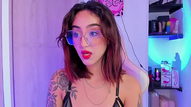 Snapshot of MelodieRoy chatting on February 27, 5:37 pm MelodieRoy online show from February 27, 5:37 pm