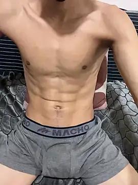 Snapshot of kingcock010 chatting on March 19, 6:01 pm kingcock010 online show from March 19, 6:01 pm