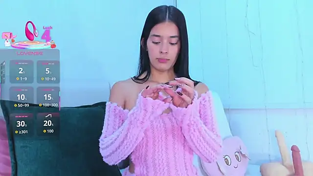 Isaa Queen online show from November 20, 6:08 pm