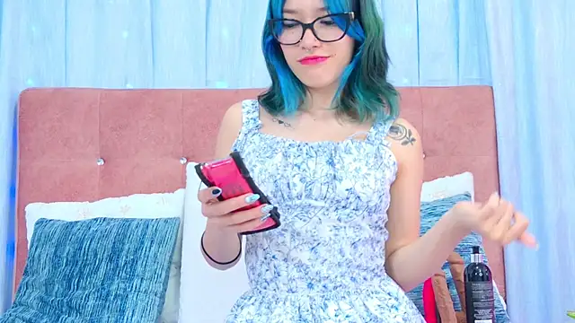 AlliciaKim online show from November 4, 7:50 pm